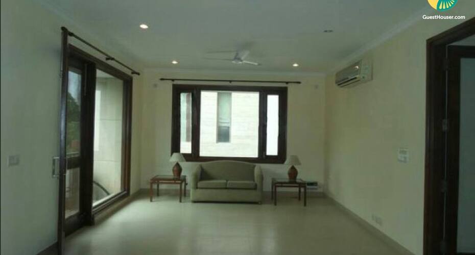 A Well furnished 3 Bedroom Apartment, New Delhi 5